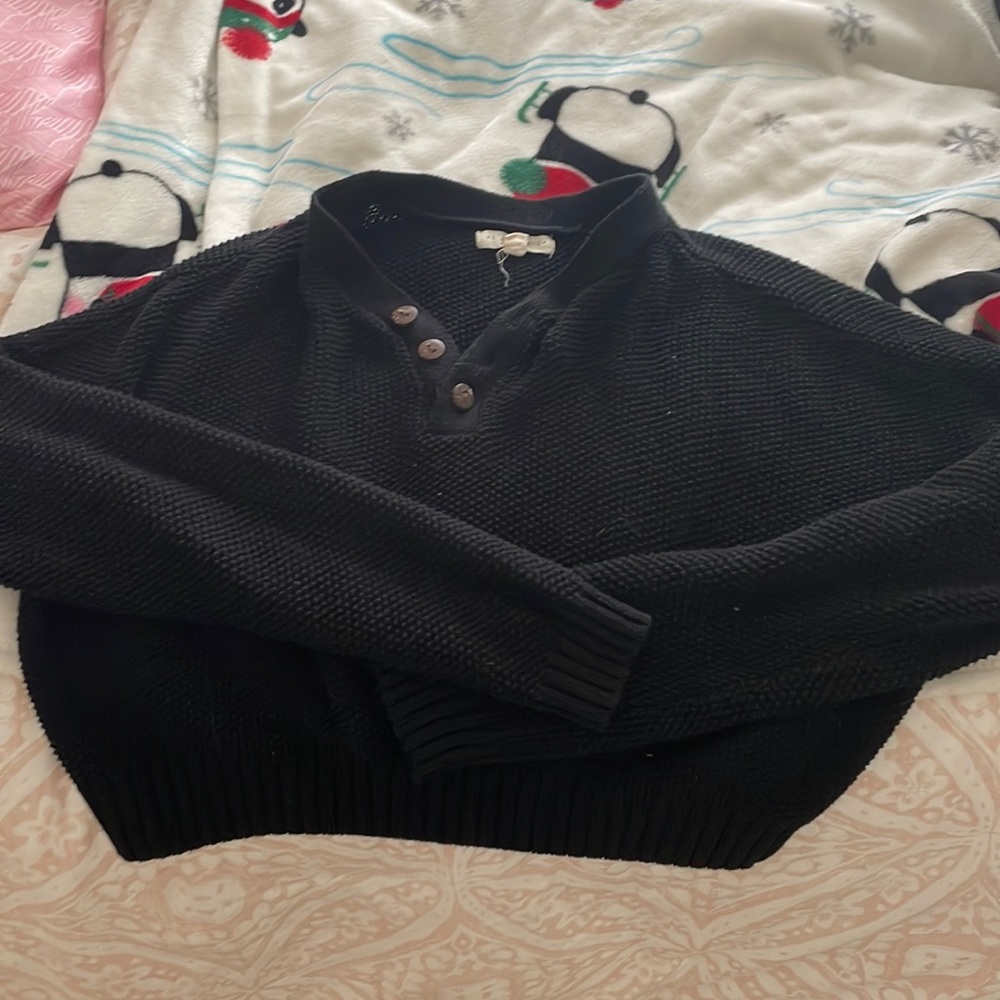 LA HEART CROPPED BLACK SWEATER